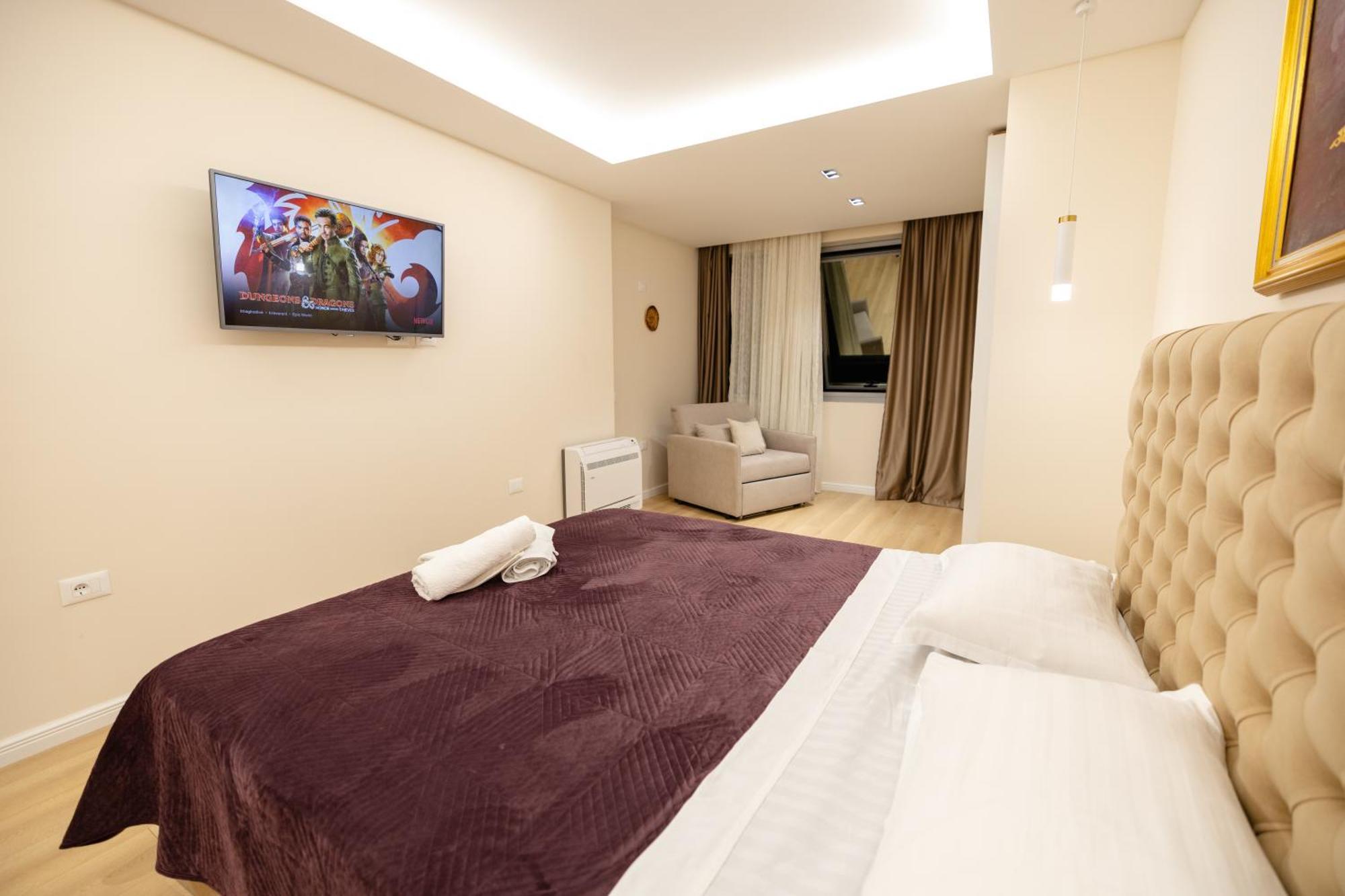 Luxury Center Observatori Apartment ติรานา ภายนอก รูปภาพ