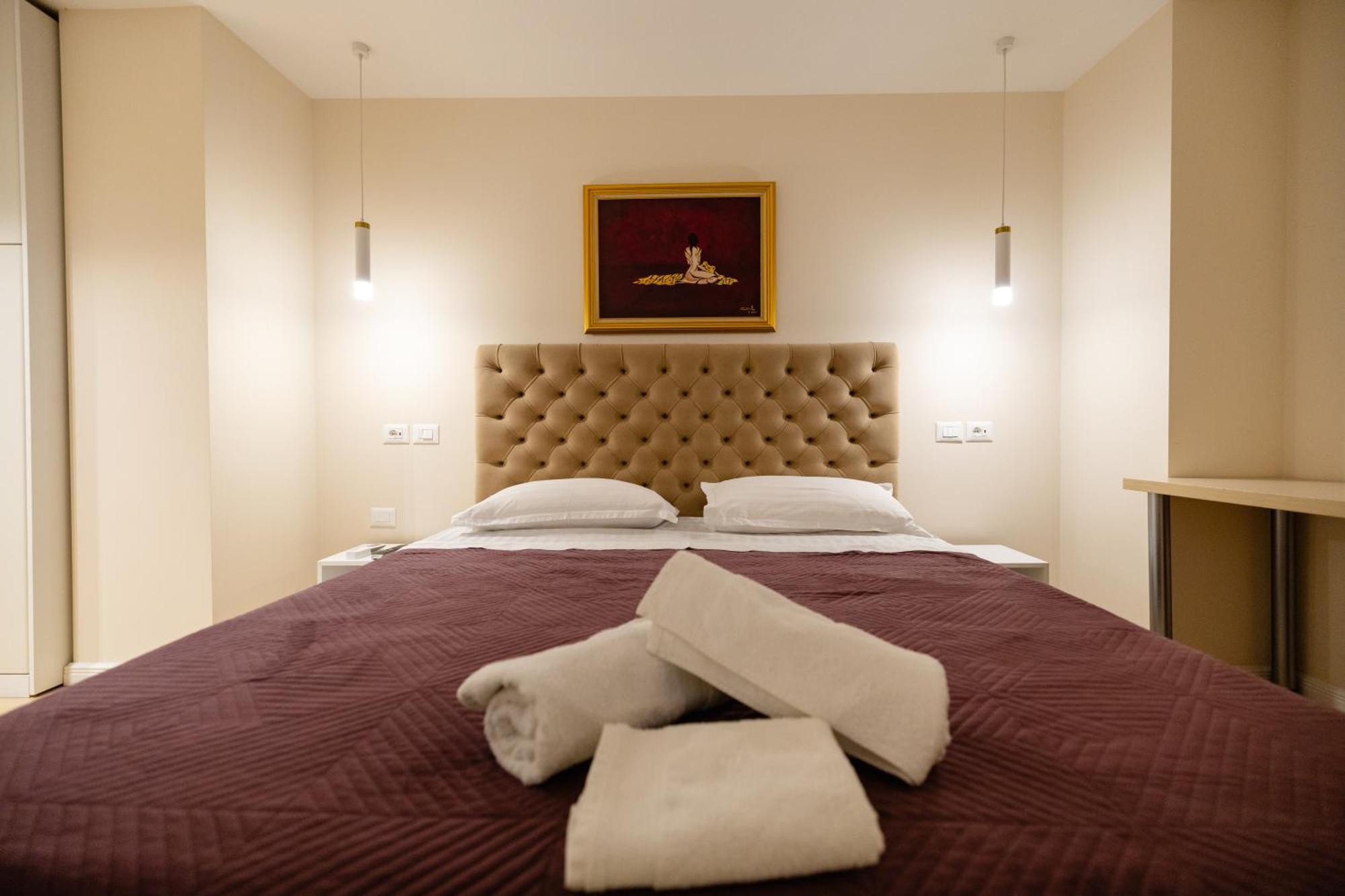 Luxury Center Observatori Apartment ติรานา ภายนอก รูปภาพ