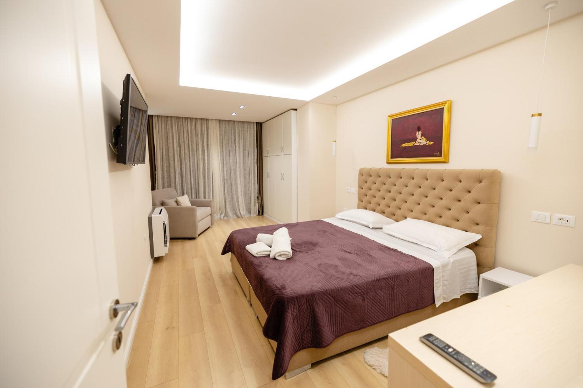 Luxury Center Observatori Apartment ติรานา ภายนอก รูปภาพ